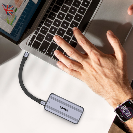 Unitek Aktywnie chłodzona obudowa M2 NvMe SSD USB4 40Gbps (S1242AGY01-EU)