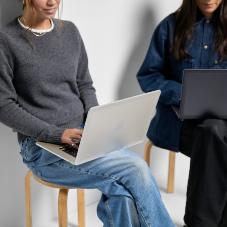 Incase Edge Hardshell Case - Etui MacBook Air 13” M4 (2025) / M3 (2024) / M2 (2022) (Clear) (INMB200751-CLR)