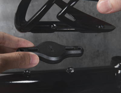 LAUT Bike Tag Bottle Mount - rowerowy uchwyt do AirTag do montażu pod uchwytem na bidon (black) (L_AT_BB_BK)