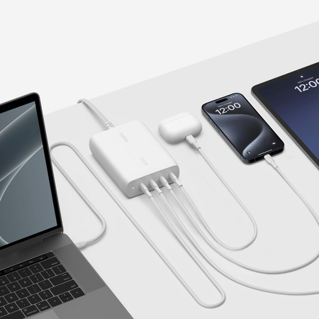 Belkin BoostCharge Pro - Ładowarka sieciowa Power Delivery, 4 porty USB-C, GaN, 200W - biała (WCH015VFWH)