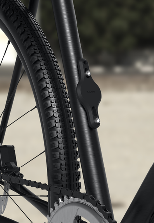 LAUT Bike Tag Bottle Mount - rowerowy uchwyt do AirTag do montażu pod uchwytem na bidon (black) (L_AT_BB_BK)