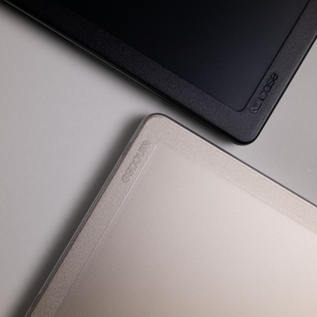Incase Edge Hardshell Case - Etui MacBook Air 13” M4 (2025) / M3 (2024) / M2 (2022) (Clear) (INMB200751-CLR)