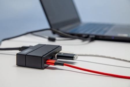 Unitek Y-HB03001 hub 4x USB3.0 z funkcją ładowania (Y-HB03001)