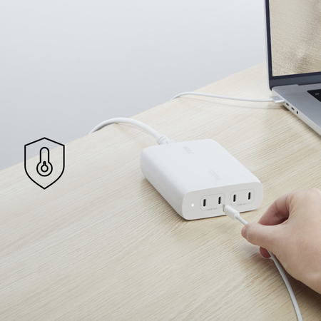 Belkin BoostCharge Pro - Ładowarka sieciowa Power Delivery, 4 porty USB-C, GaN, 200W - biała (WCH015VFWH)