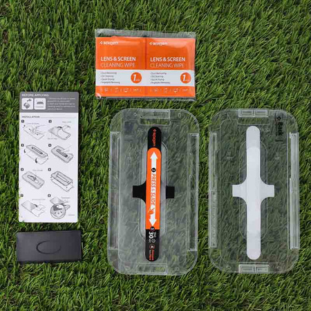 Spigen Glas.TR EZ Fit 2-Pack - Szkło hartowane do iPhone 12 / iPhone 12 Pro 2 szt (AGL01801)