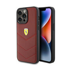 Ferrari Quilted Metal Logo - Etui iPhone 15 Pro Max (czerwony) (FEHCP15XRDUR)