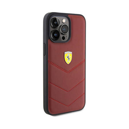 Ferrari Quilted Metal Logo - Etui iPhone 15 Pro Max (czerwony) (FEHCP15XRDUR)