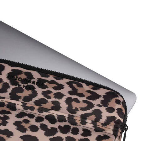 Kate Spade New York Puffer Sleeve - Pokrowiec MacBook Pro 14" / Notebook 14" (Classic Leopard) (KS052910)