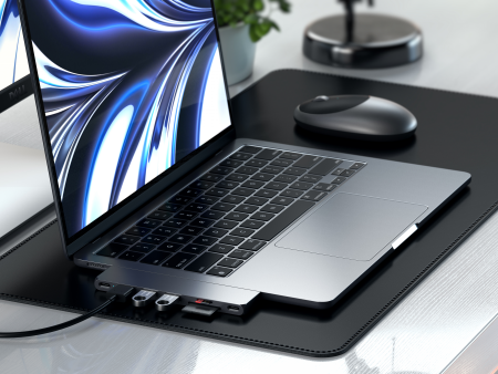Satechi Pro Hub Slim - aluminiowy hub z podwójnym USB-C do MacBook (USB 4, HDMI, 2x USB-A, SD/microSD, USB-C) (space grey) (ST-HUCPHSM)